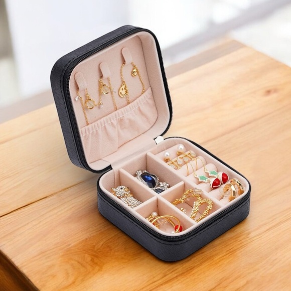 Black Travel Jewelry Case - Picture 3 of 9